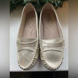 Ladies gold flat loafers size 6 by Dexflex comfort